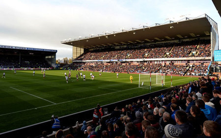 它不僅要求 它不僅要求